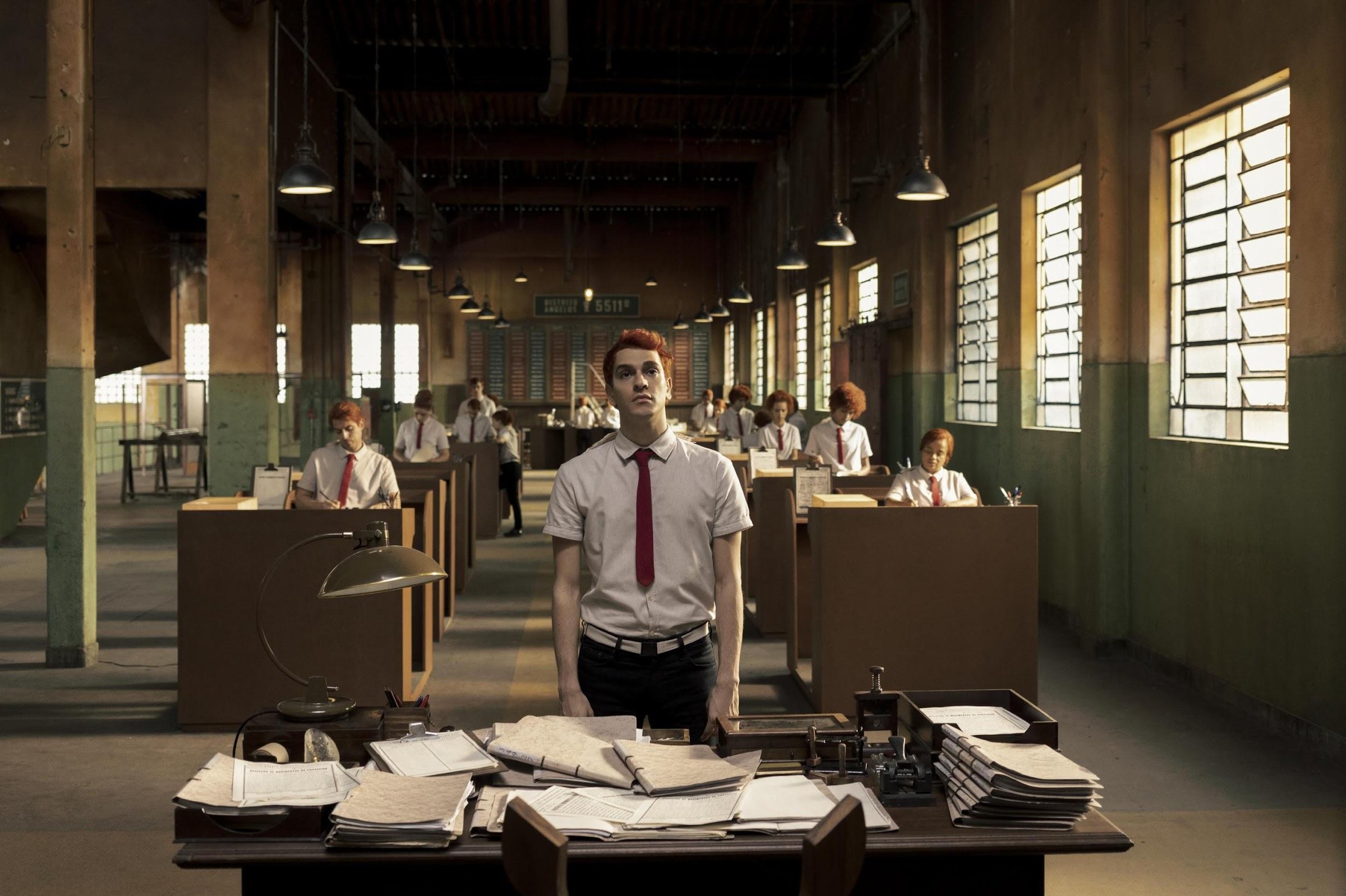 Netflix · 2019 · Nobody's Looking — Still from the series (© Netflix): the office floor and its rows of desks.