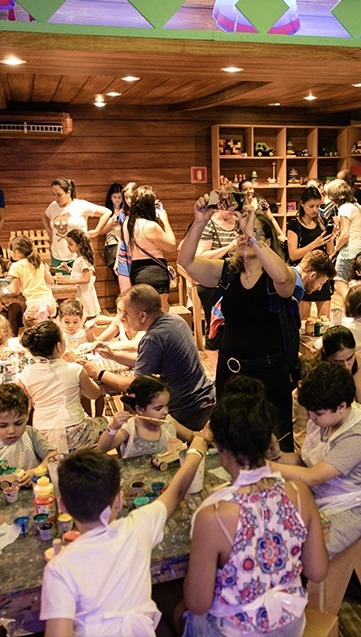 The workshop full of families