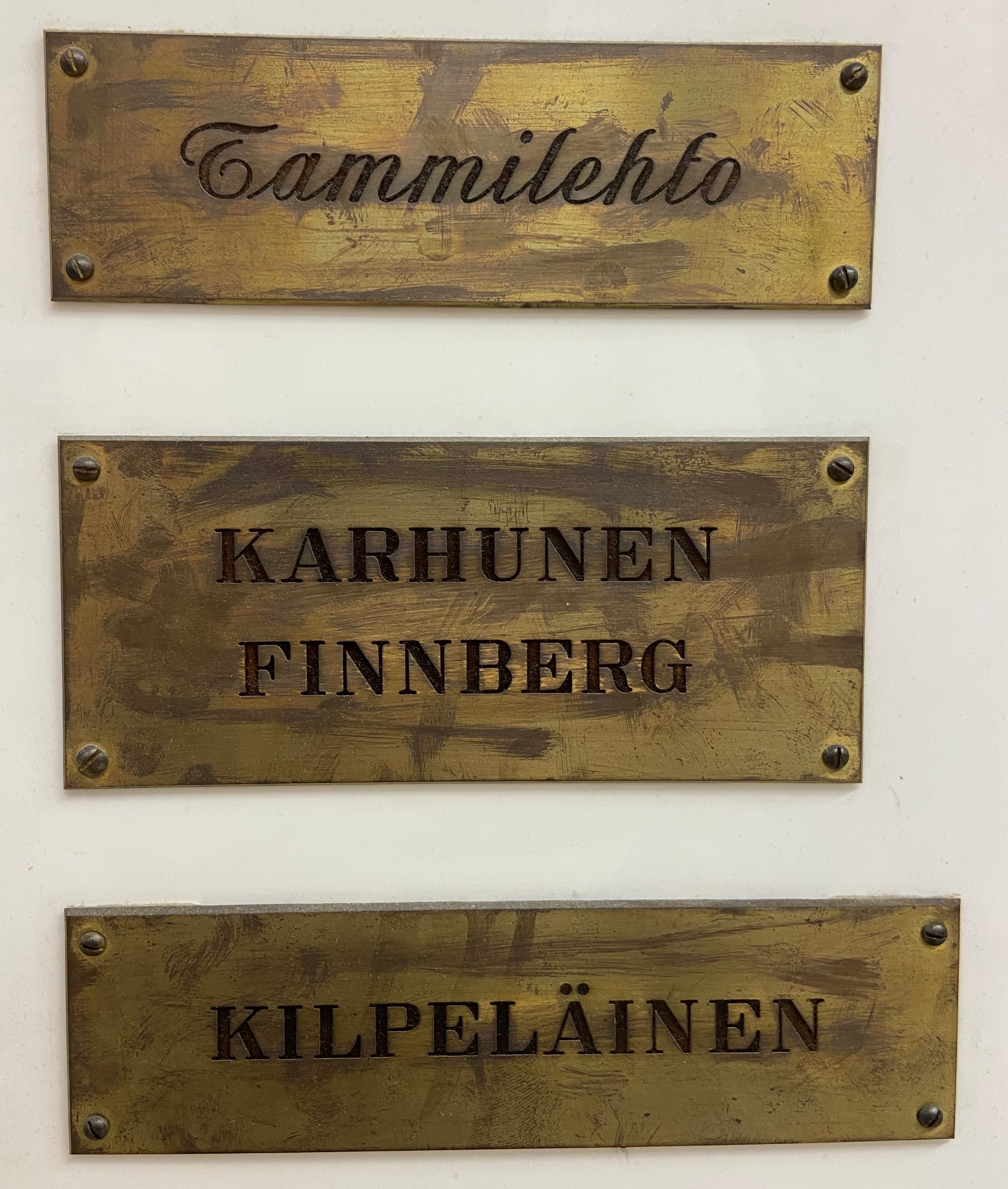 Kaiverrettu kyltti