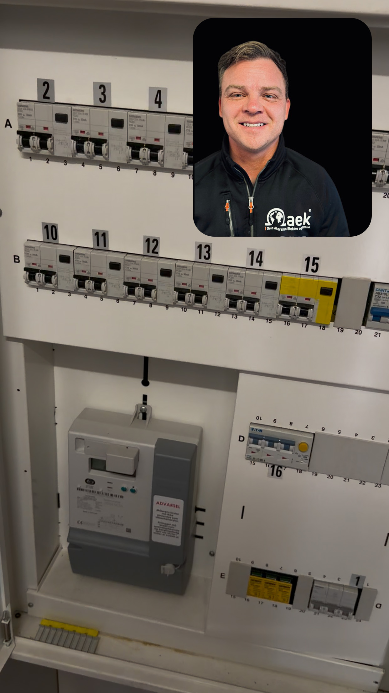 Video befaring: kunden viser sikringsskapet, elektriker fra OAEK vurderer på videosamtale