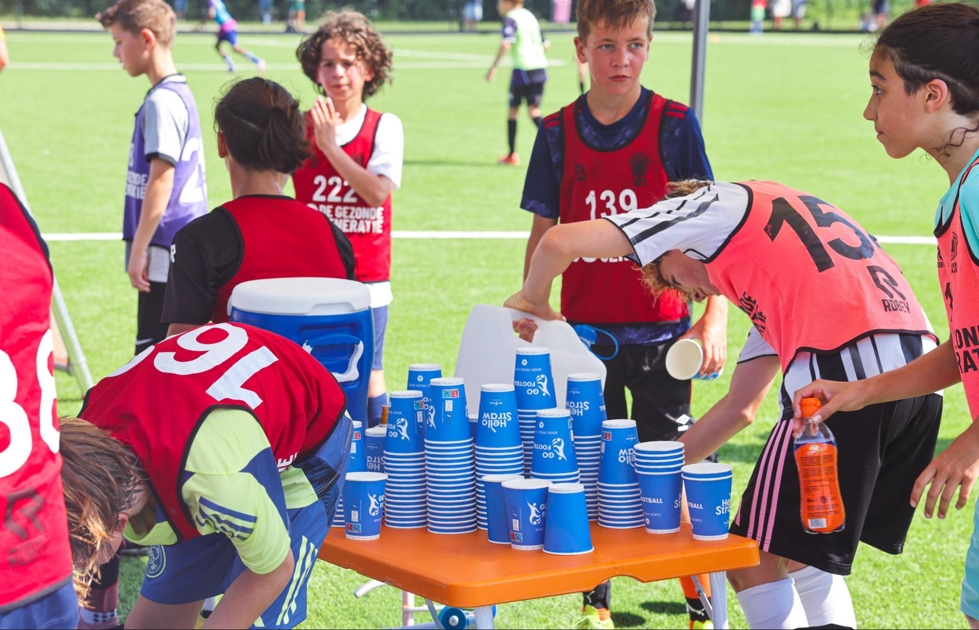 Hello Straw x Jonger Oranje: Sustainable Products Meet Young Football Talent
