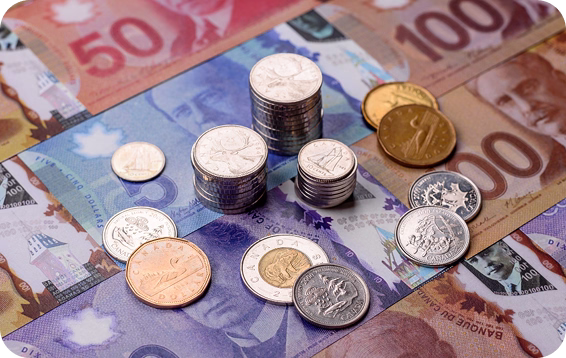 Billets et pièces en dollars canadiens.