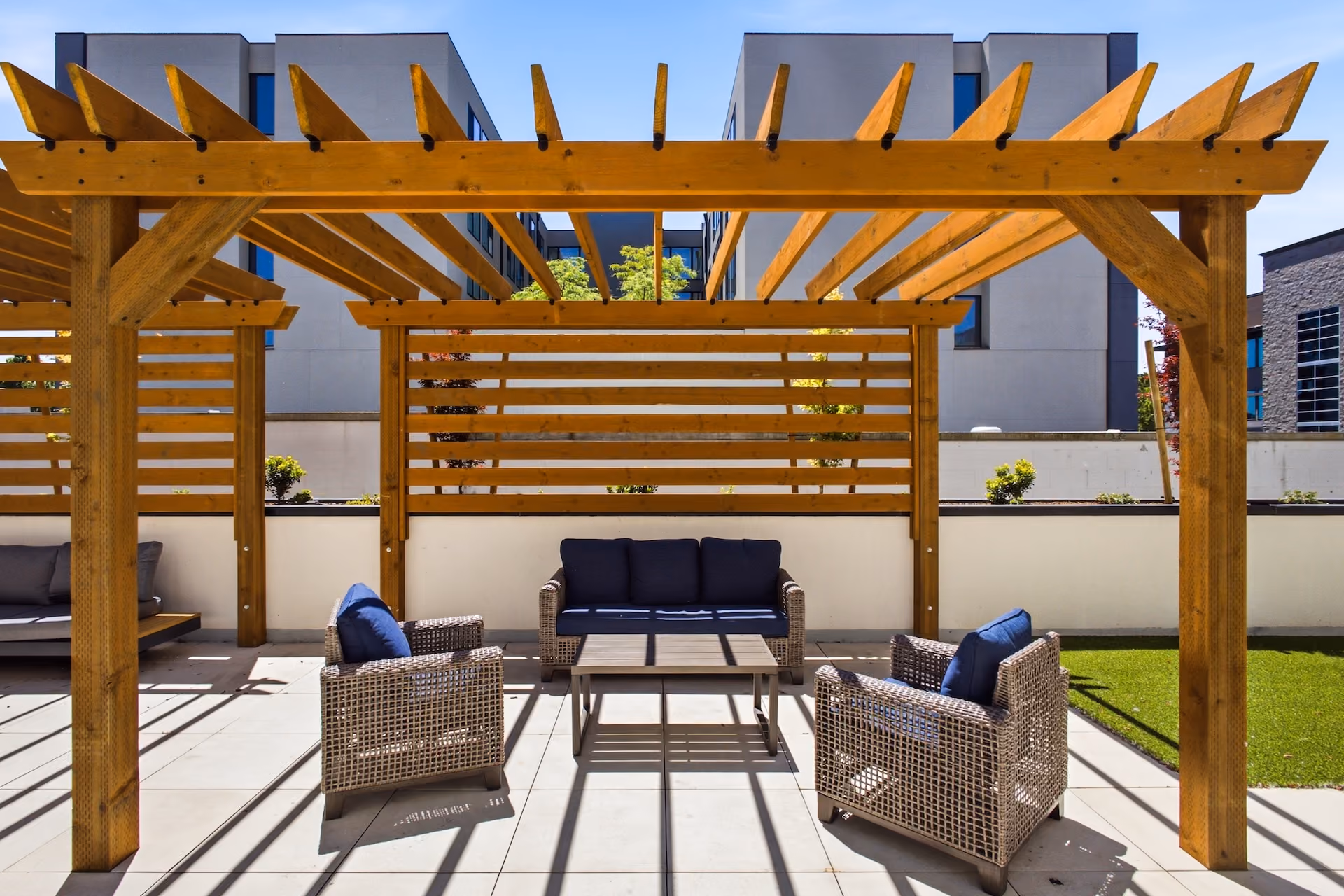 Outdoor lounge area at Koz on State in Salem, Oregon