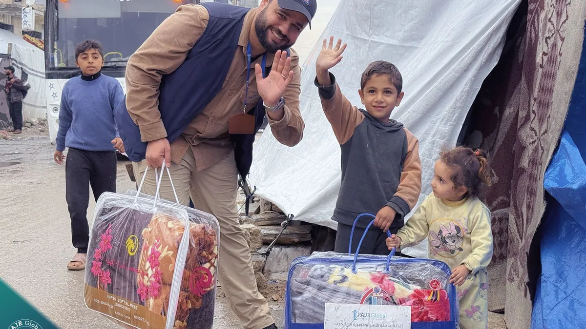 Warm Gaza: Winter Blankets for Families