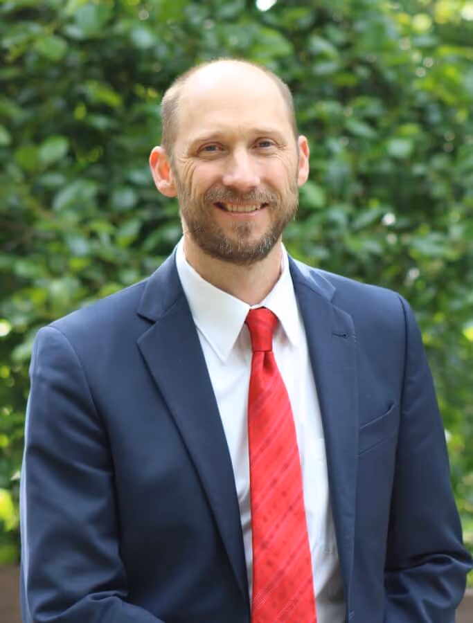 Headshot of attorney Jesse Lohrke