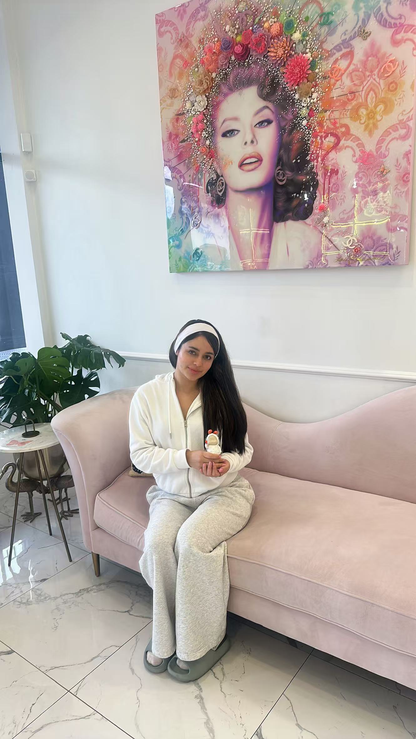 Guest at Navila lounge