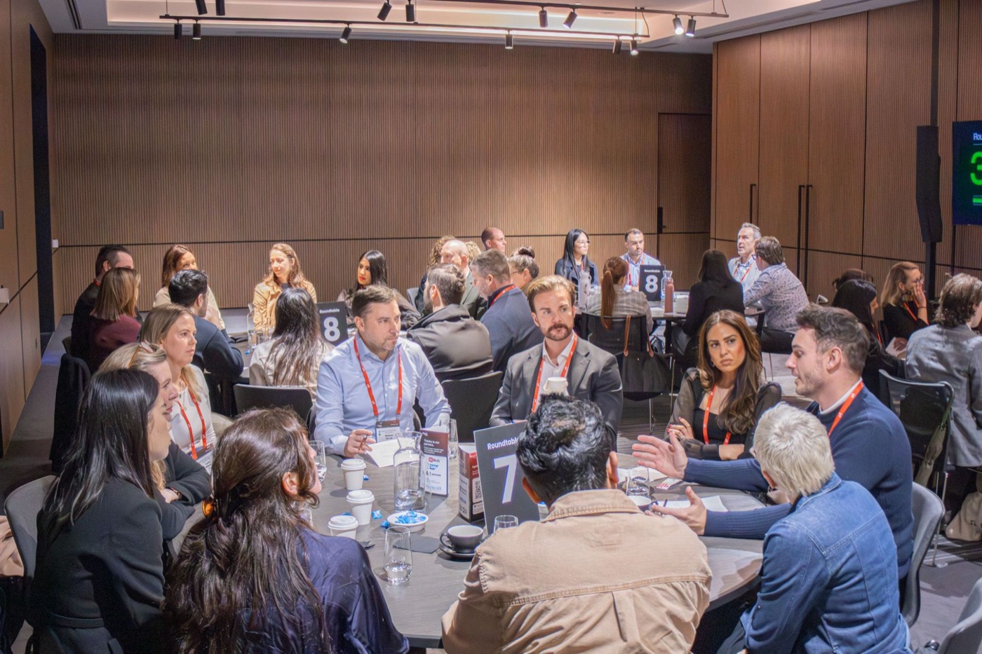 Peer roundtable discussions at CustomerTech World