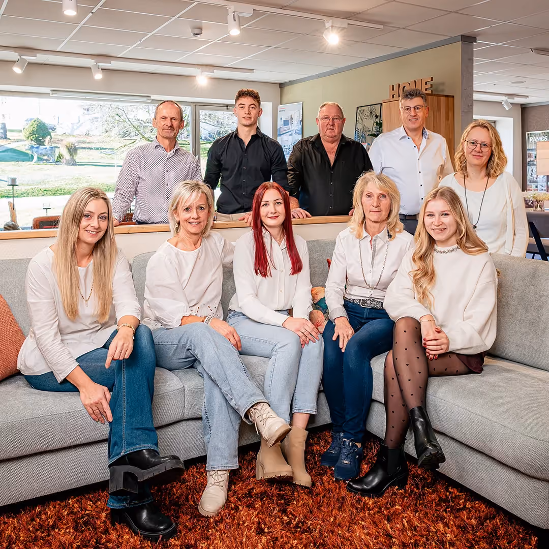 Das Team von Möbel Weidinger in der Ausstellung