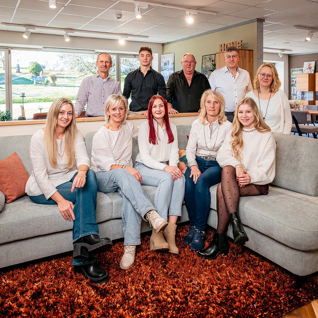 Das Team von Möbel Weidinger in der Ausstellung
