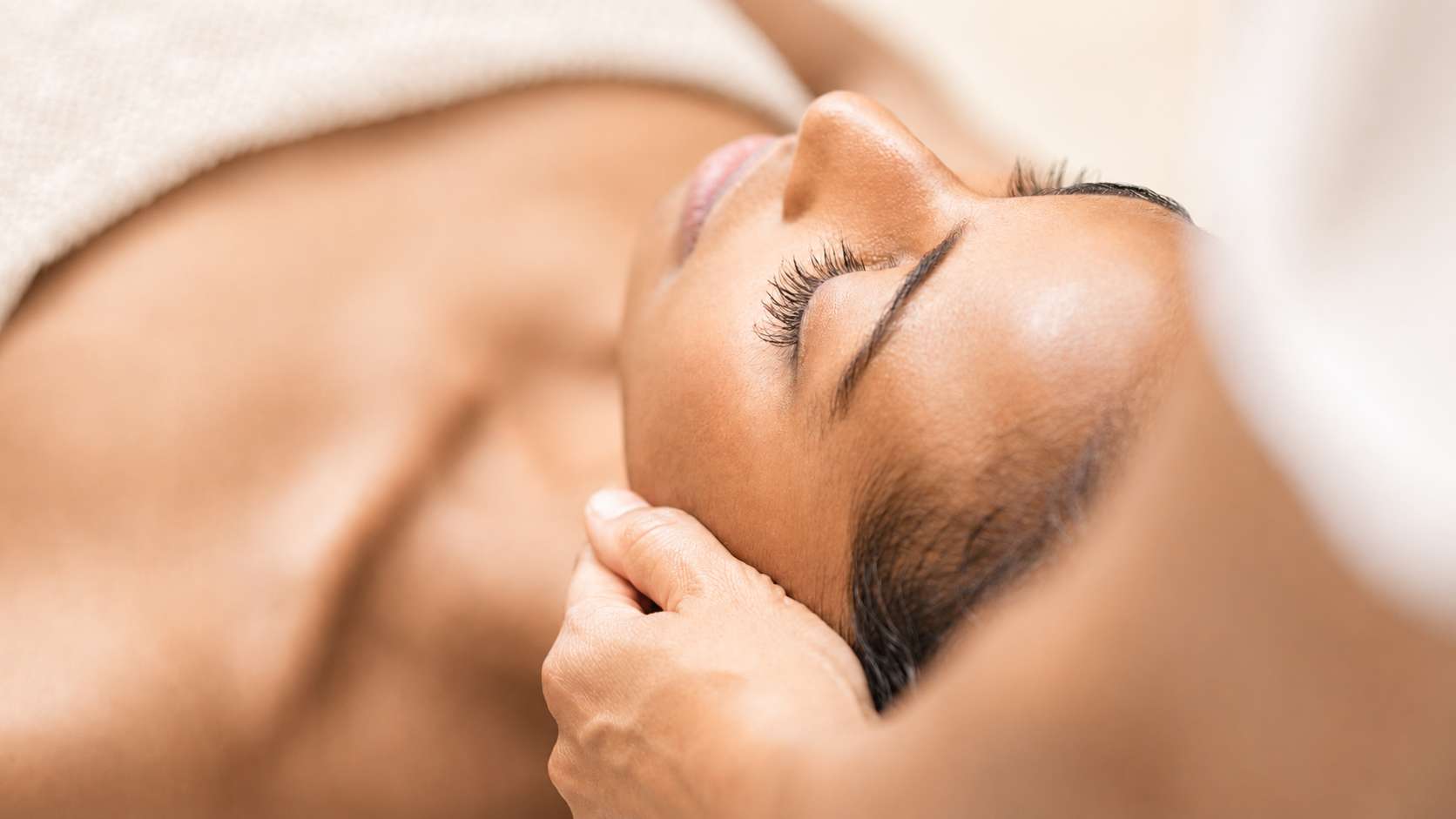 Bespoke Brightening Facial with Epicuren