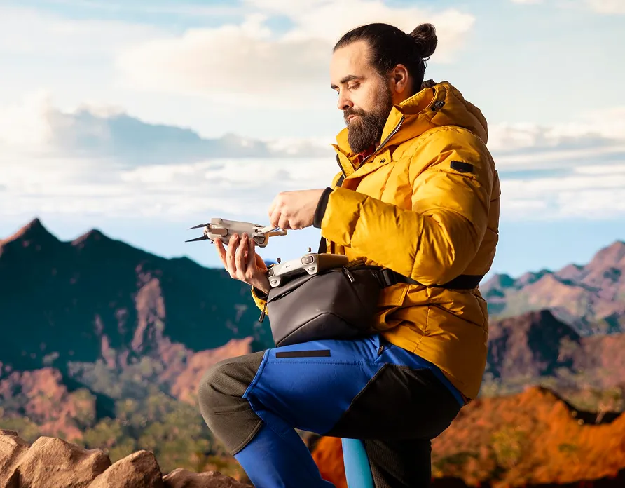 Safari traveler resting in mountains