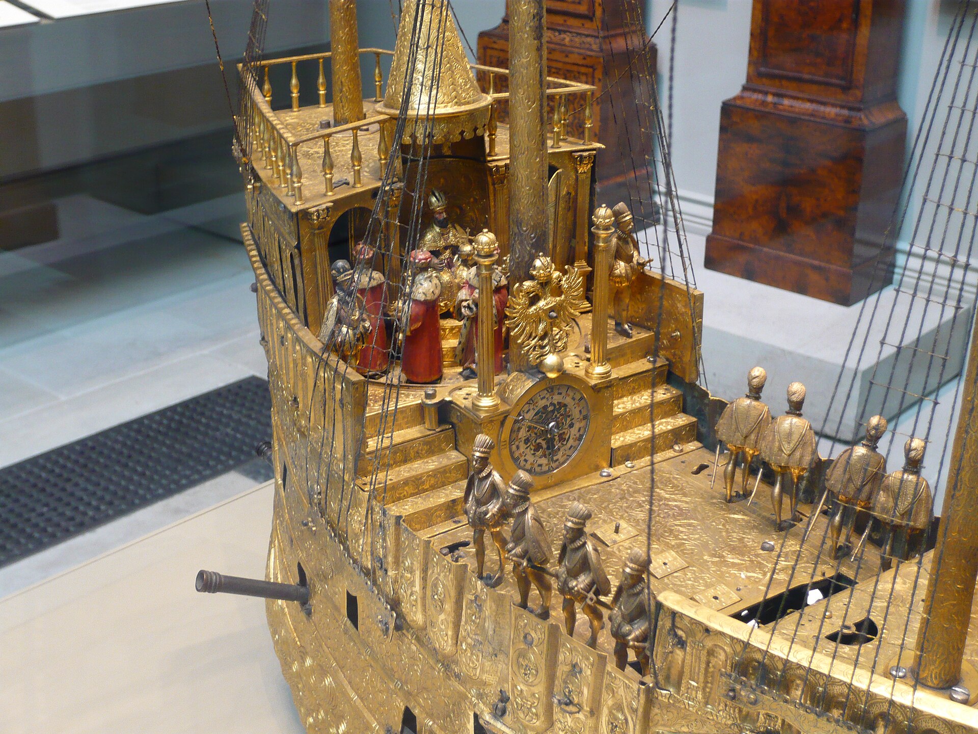 Vergoldeter Schiffsautomat von Hans Schlottheim um 1585, Schwesterstück im British Museum.