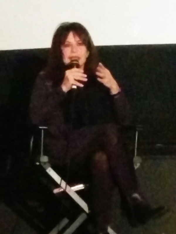 Die Filmemacherin Lizzie Borden bei einem Publikumsgespräch zu „Born in Flames“ im Roxie Theater.