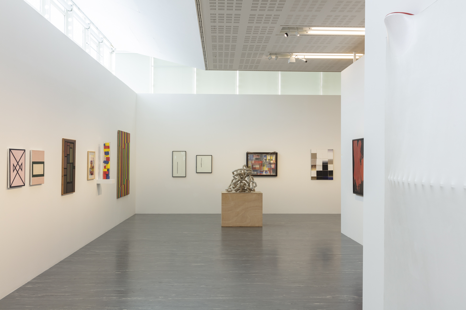 Ausstellungsansicht der Sammlungspräsentation „Avantgarde und Gegenwart“ im Belvedere 21.