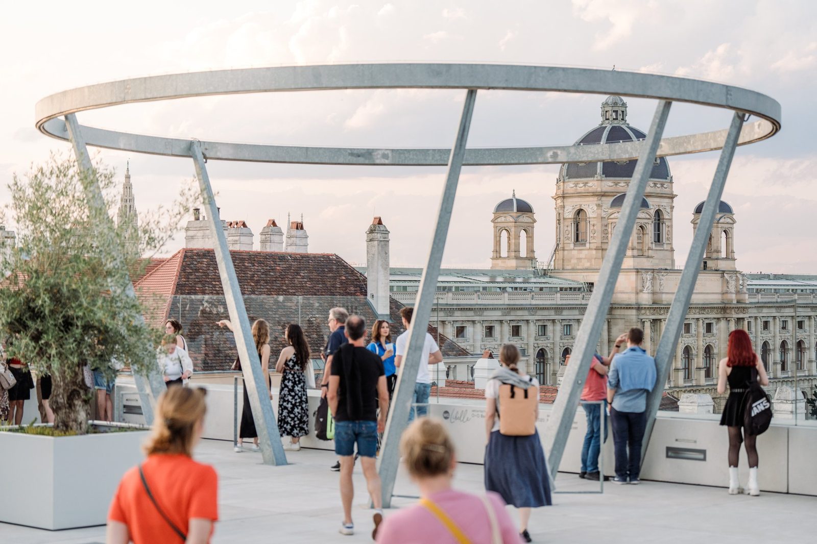 Kunst im MuseumsQuartier: Passagen, Schauräume, Libelle – MuseumsQuartier Wien