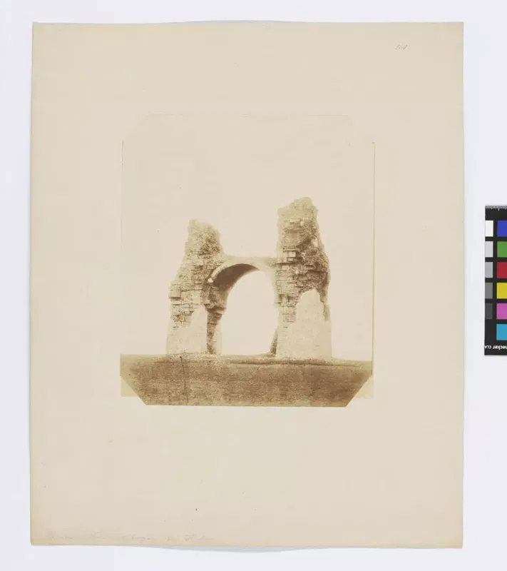 Andreas Groll, Petronell-Carnuntum, Tetrapylon, das sogenannte Heidentor, Fotografie 1840 bis 1850.
