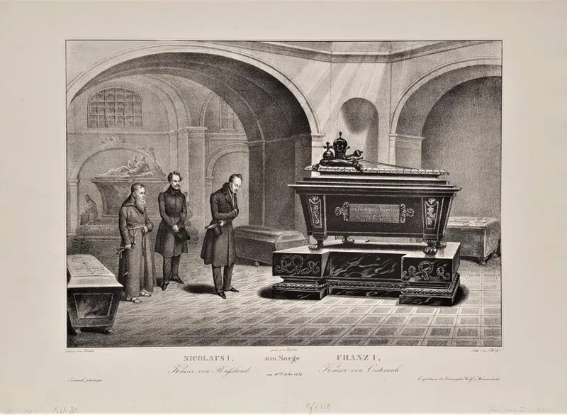 Lithografie 1835: Zar Nikolaus I. mit gesenktem Kopf am Sarg von Kaiser Franz I. in der Kapuzinergruft, daneben ein Kapuzinermönch und ein Begleiter