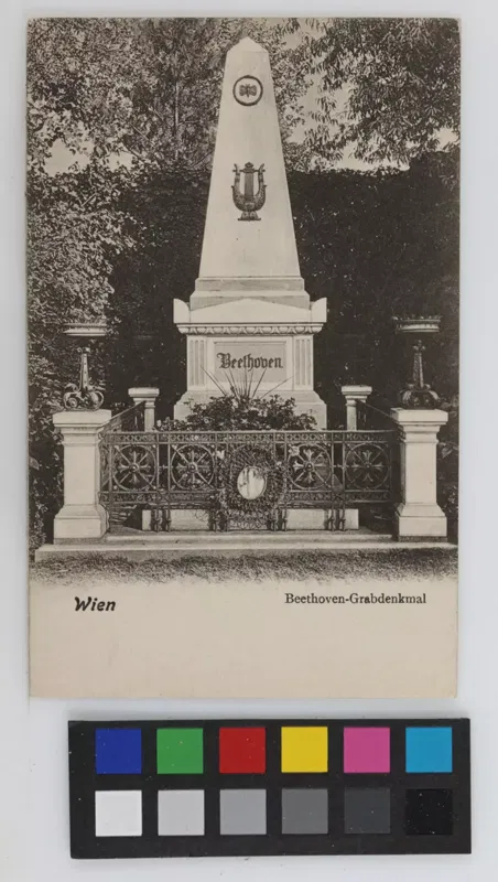Ansichtskarte mit dem Ehrengrab Beethovens auf dem Wiener Zentralfriedhof, 1900 bis 1905