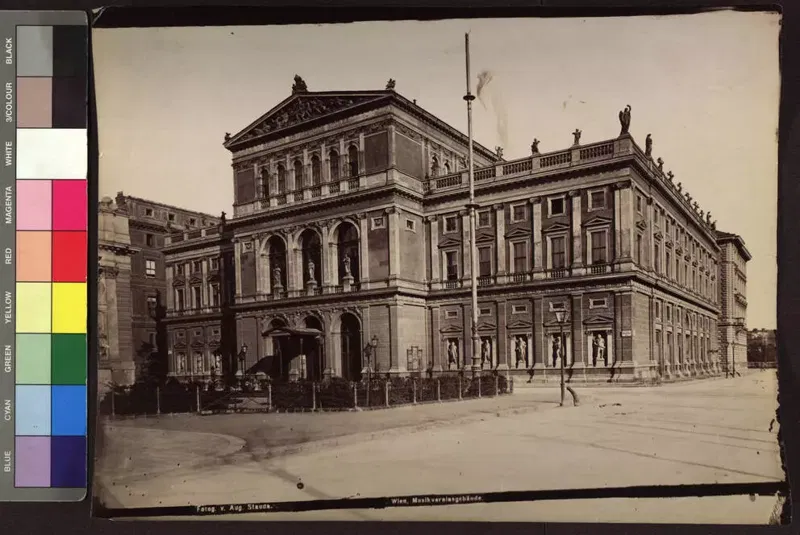 Fotografie des Musikvereinsgebäudes in der Dumbastraße, um 1900.