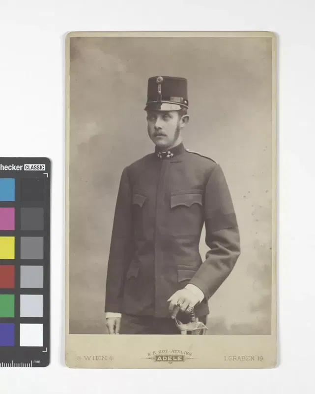 Porträtfotografie von Erzherzog Franz Ferdinand von Österreich-Este, um 1885.