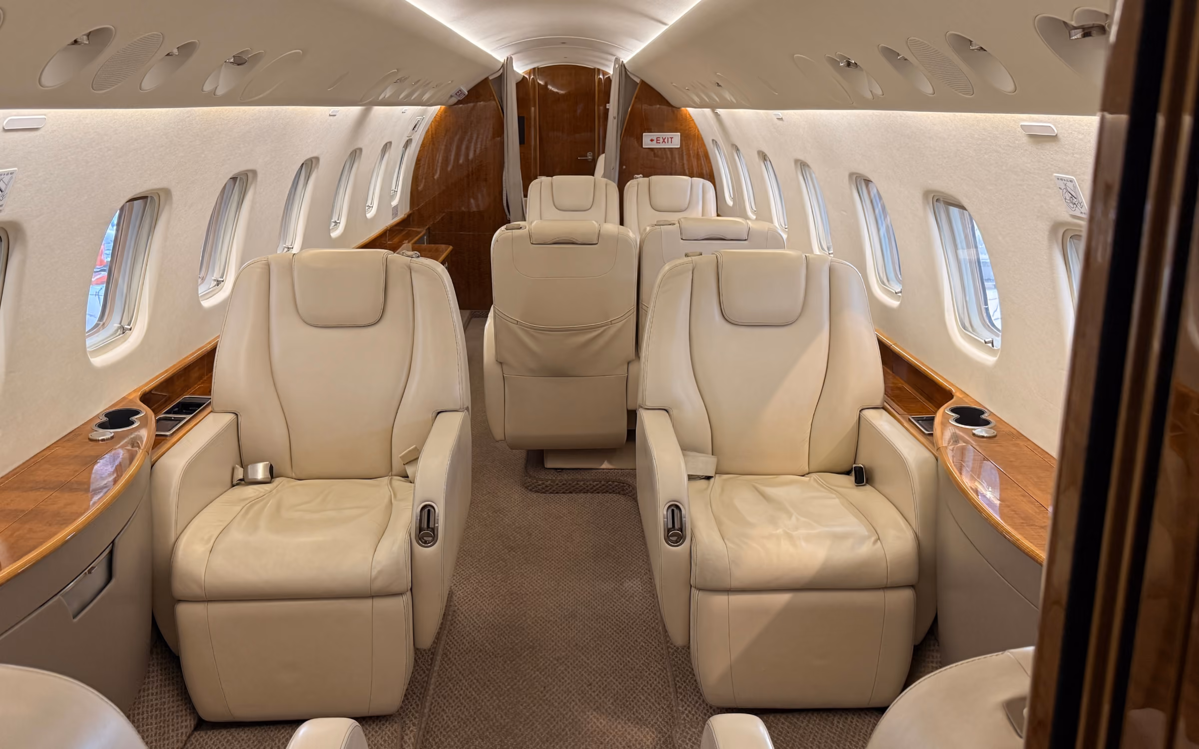 Photo of Embraer Legacy 650 before cabin refurbishment