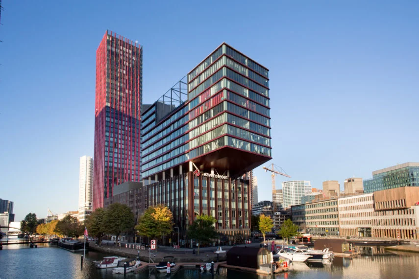 Kantoor van Havensteder aan het water in Rotterdam
