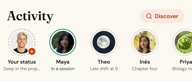 Crews Activity on iPhone: your status, and Maya in a session, Theo and Inés with theirs