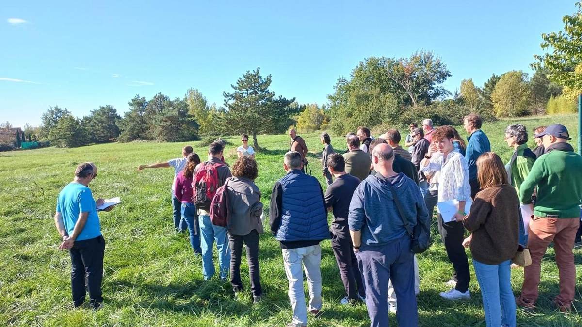 Visite guidée d'un groupe à L'Arbrerie