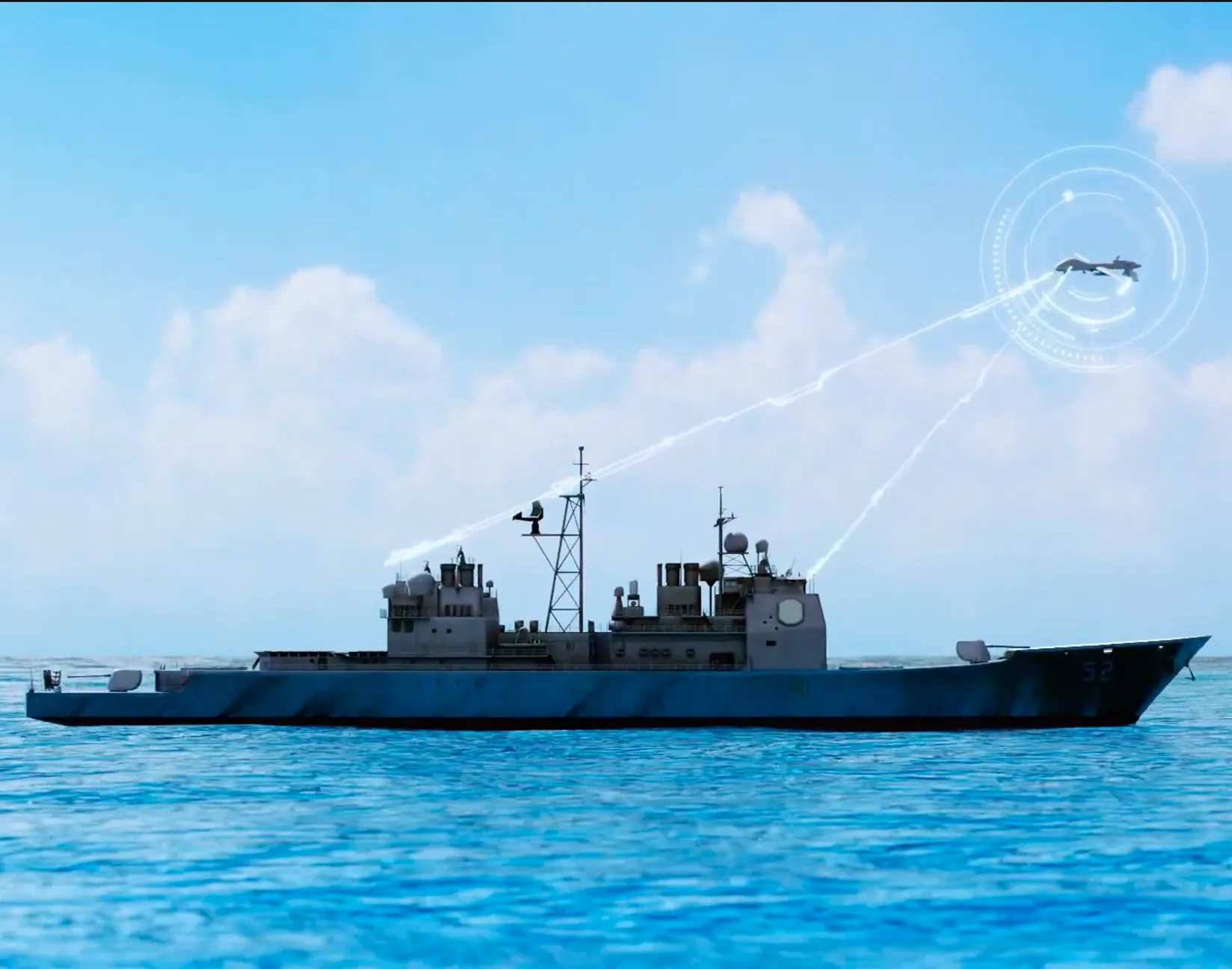 青い海上を航行する軍艦と、上空の無人攻撃機に向けて発射される制御光線の3Dイメージ。