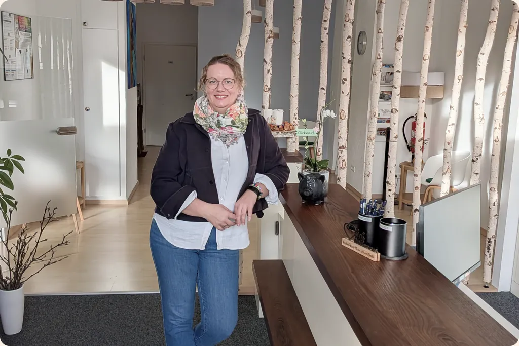 Kinga Zabost in der Praxis NeuroHand Berlin