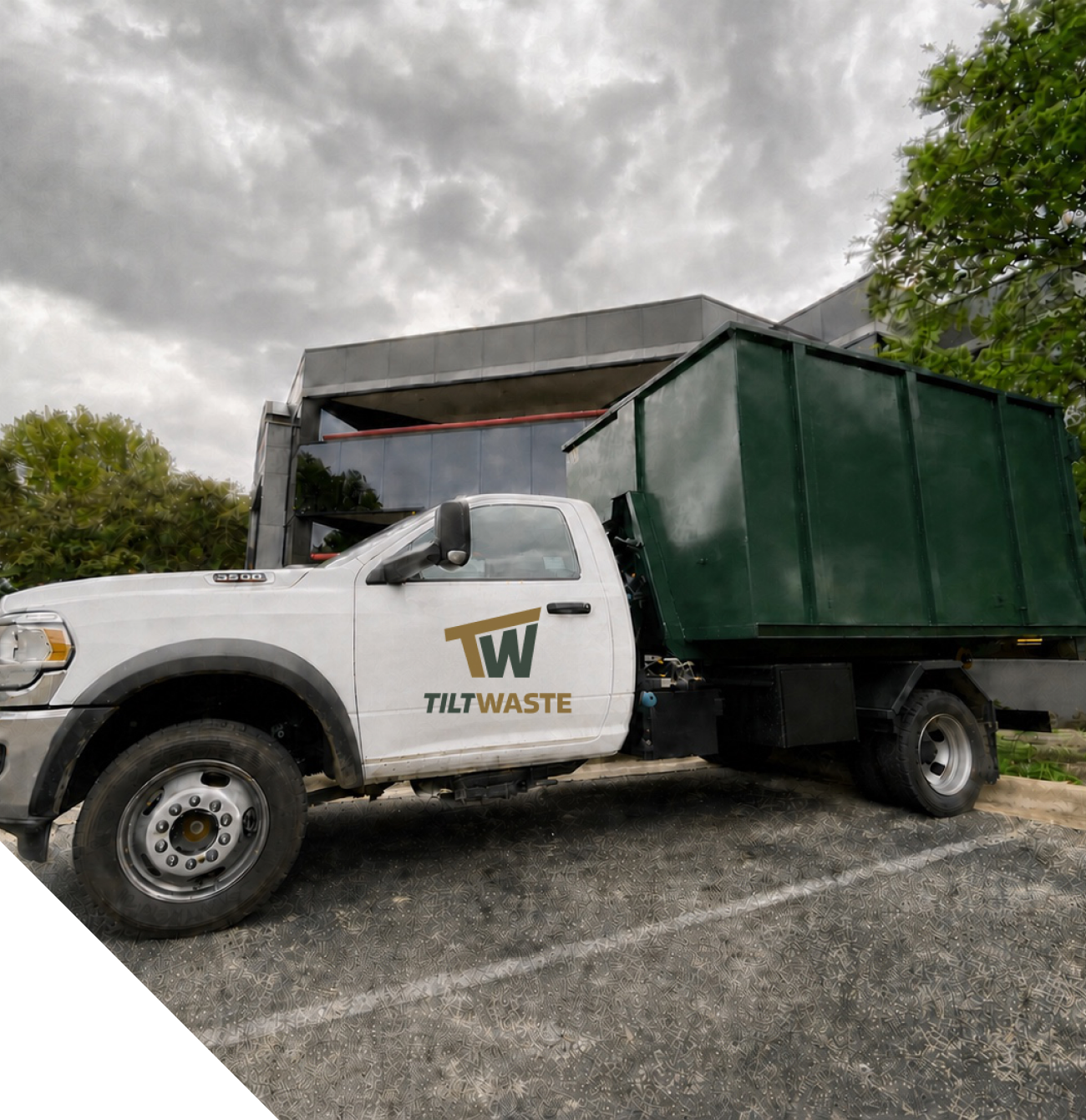 Tilt Waste roll-off dumpster truck