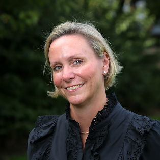 Katie (Herbst) Machir ’95, P ’28
President, Board of Trustees