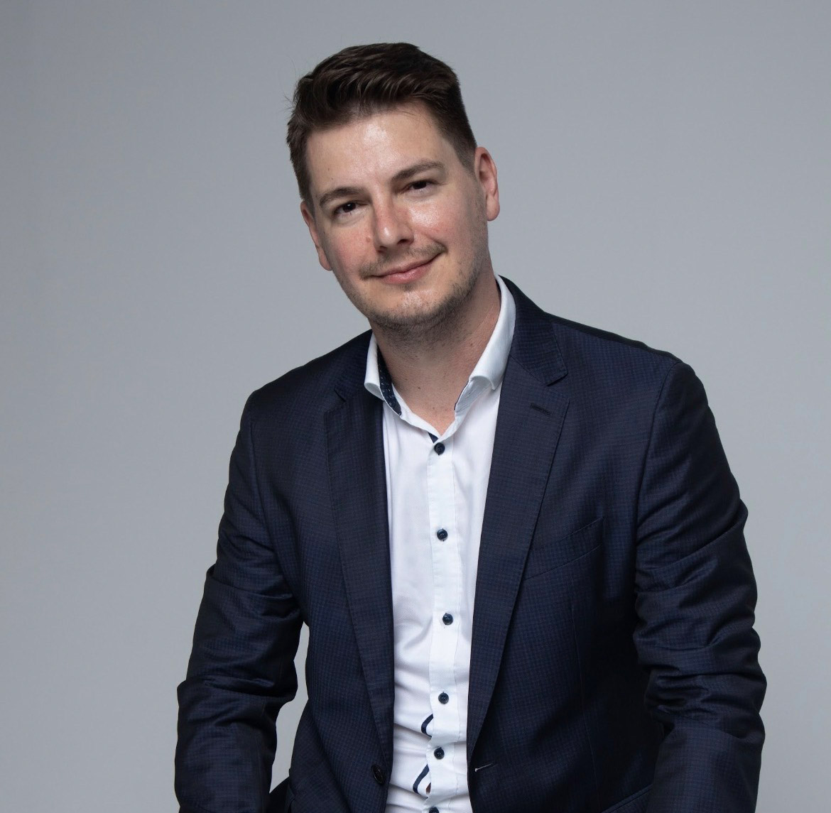 dr. Tuza Máté, pénzügyi tanácsadó portréképe