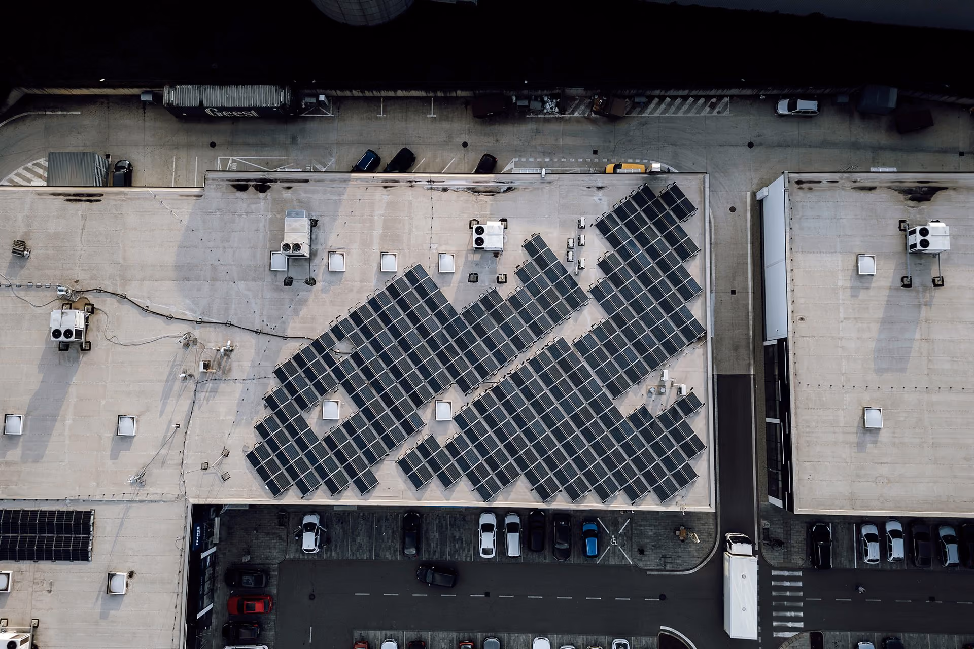 Fotovoltaická elektrárna s bateriovým úložištěm – Ilava