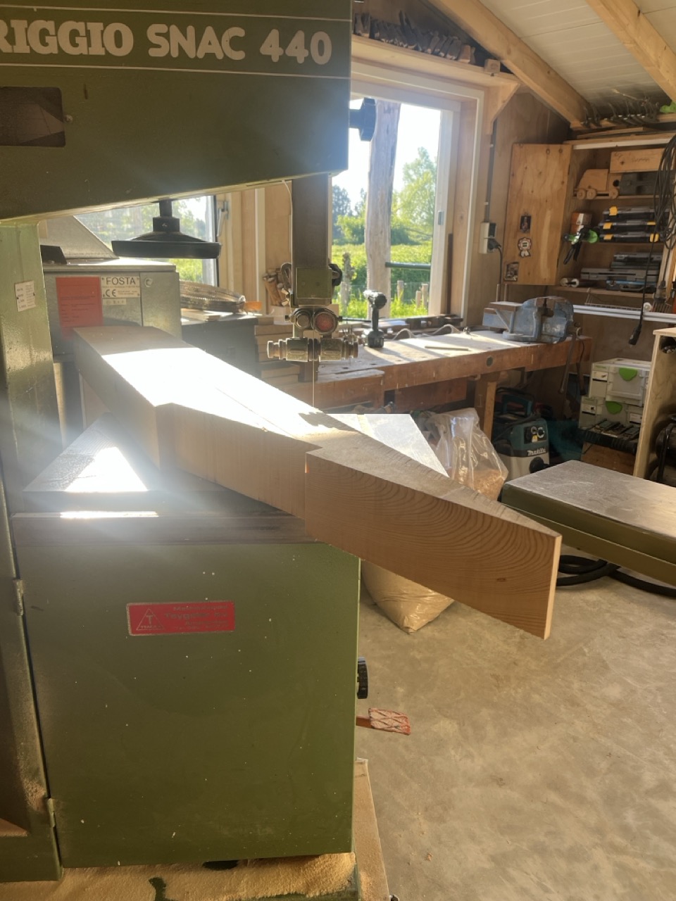 Herstel van door houtrot aangetaste balkkoppen in Het Oude Raadhuis op Urk, foto 2