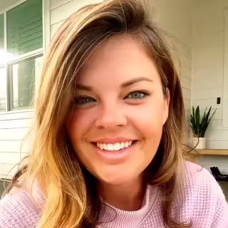 Shannon Mcgregor headshot