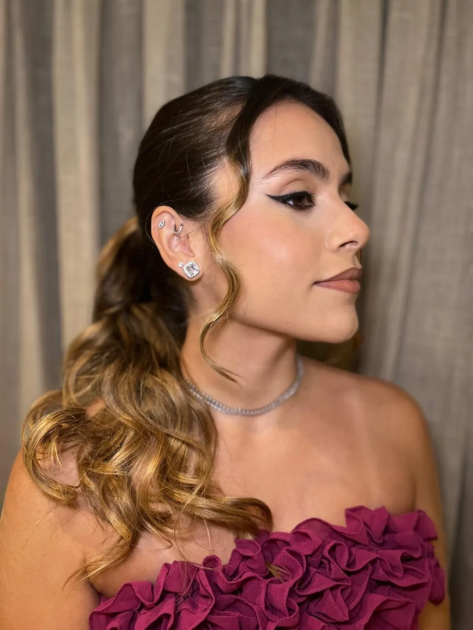 Penteado e maquiagem para evento