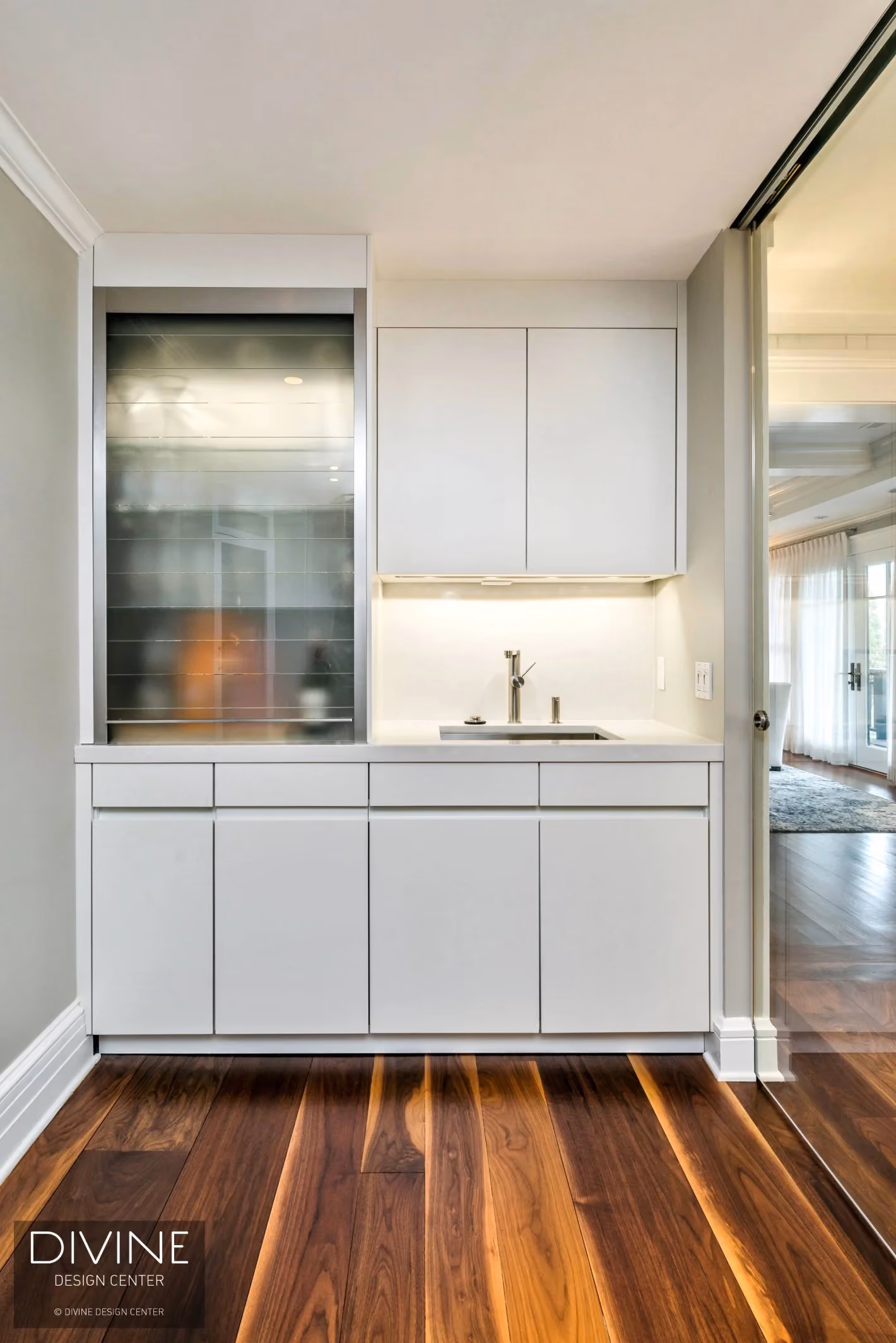 Rhode Island Waterfront Contemporary Kitchen