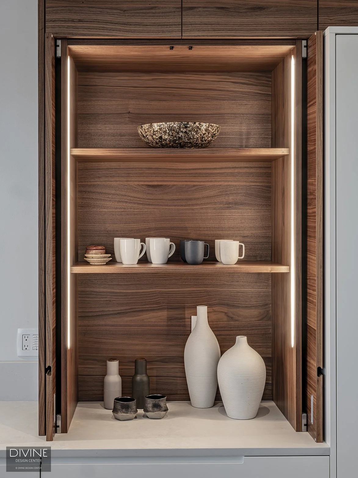Jamestown RI Open-Concept Modern Kitchen