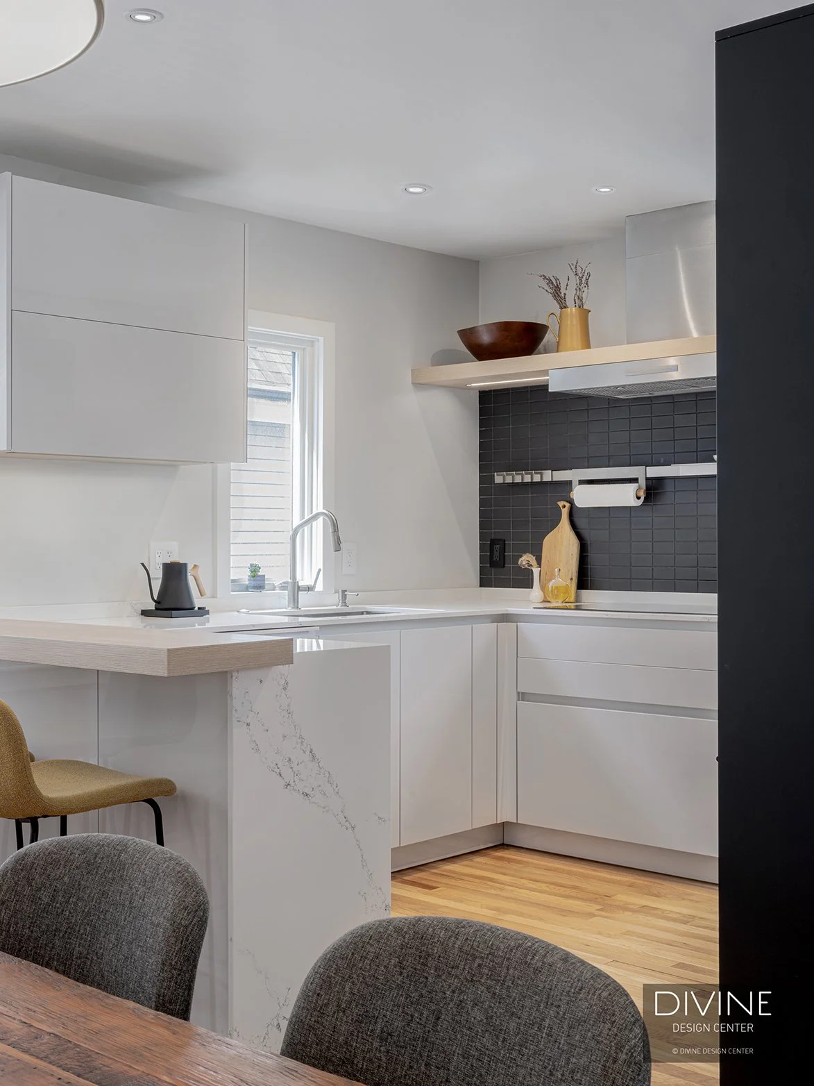 Cambridge Compact Modern Kitchen