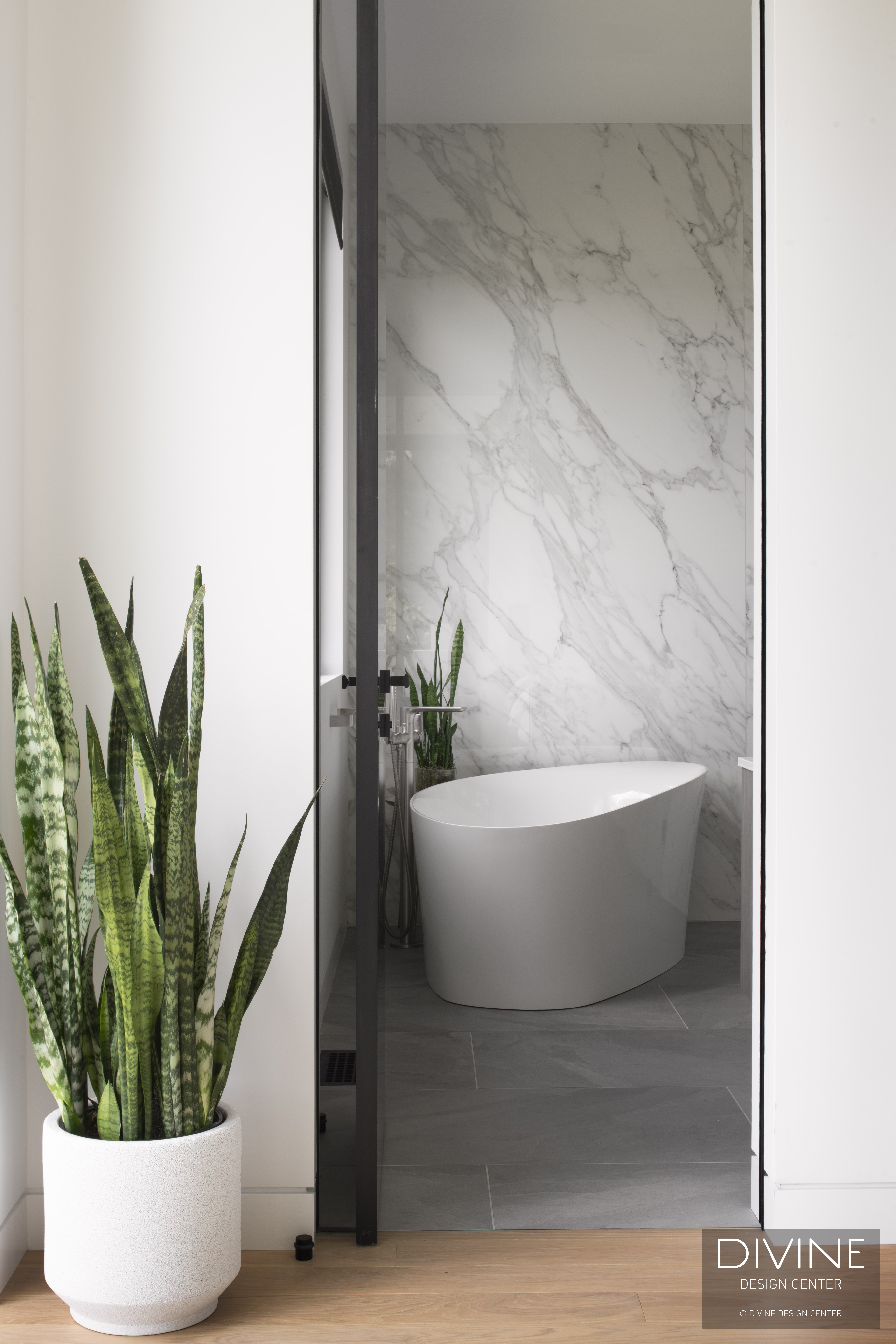 Bathroom spa detail with INALCO MDi stone surfaces, luxury fittings