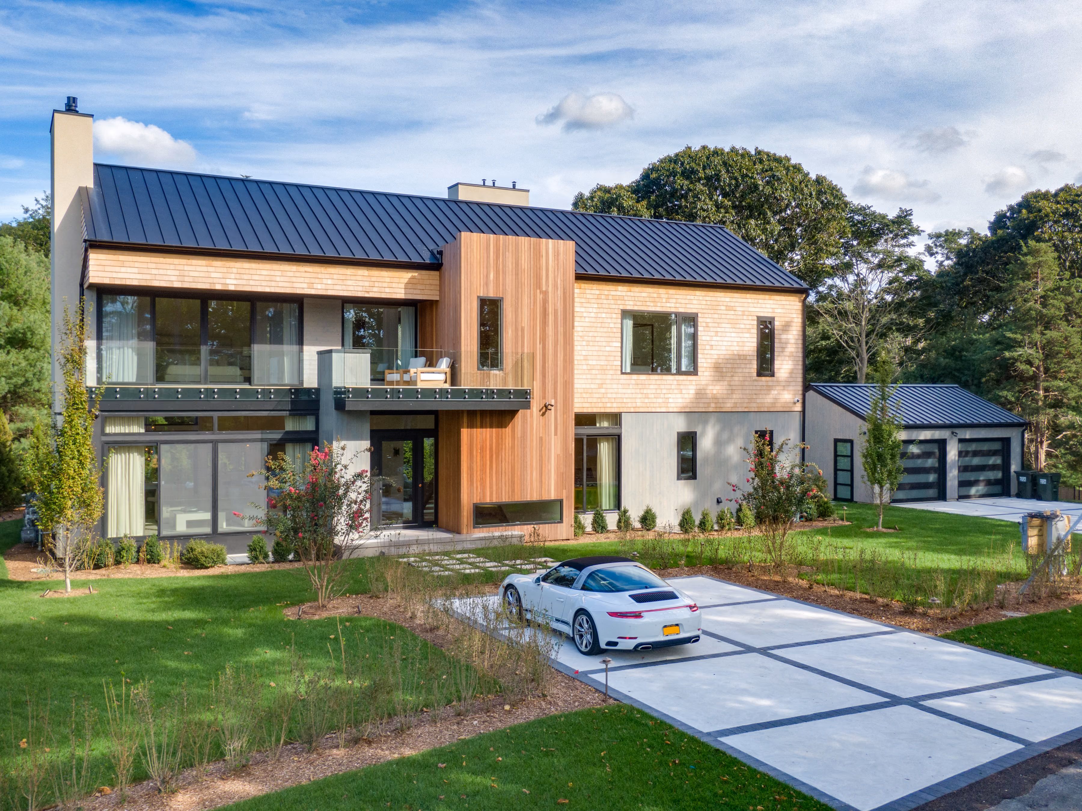 Ultra Modern Hamptons Sag Harbor Kitchen