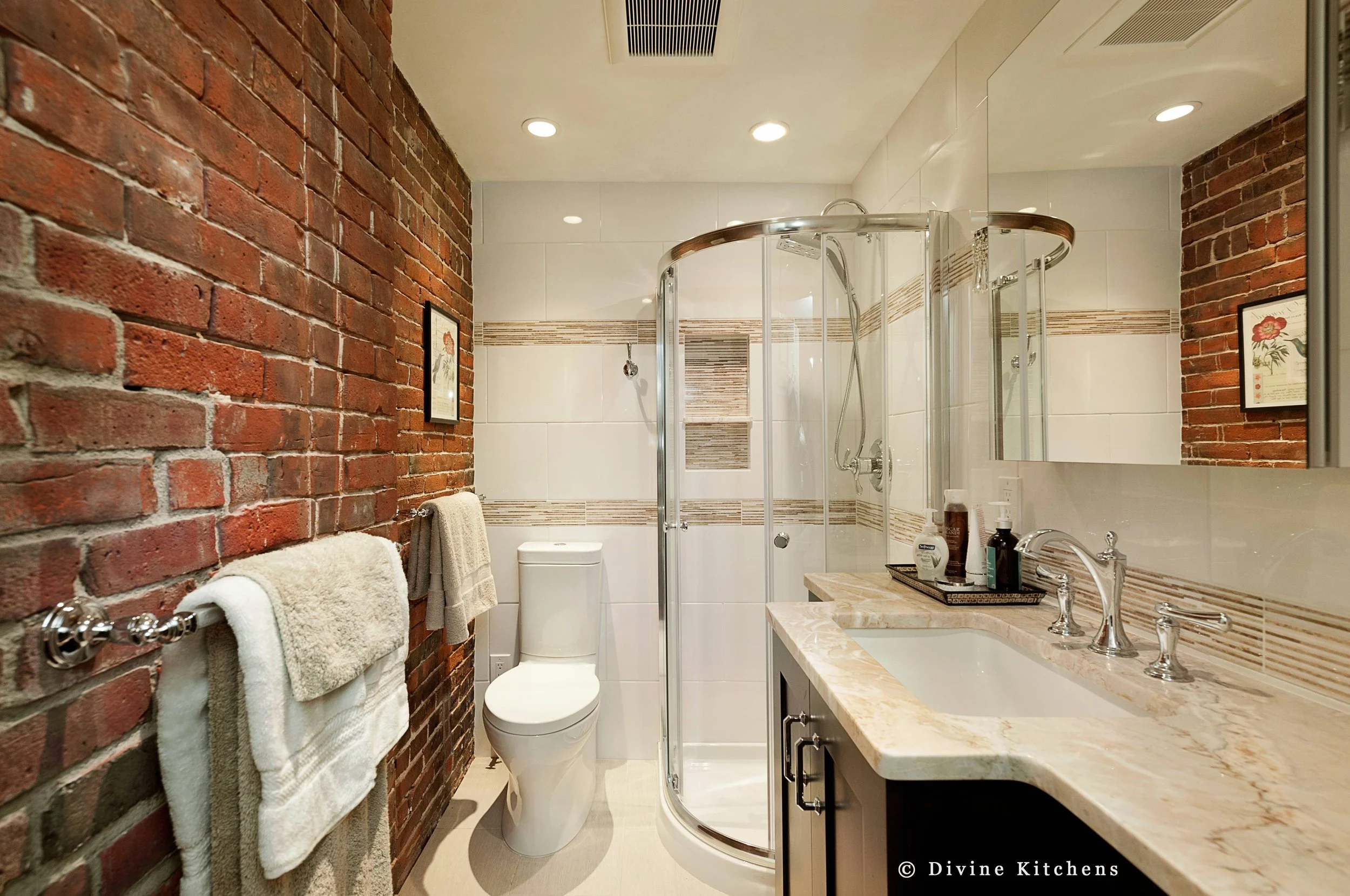 Boston Brick Traditional Bathroom