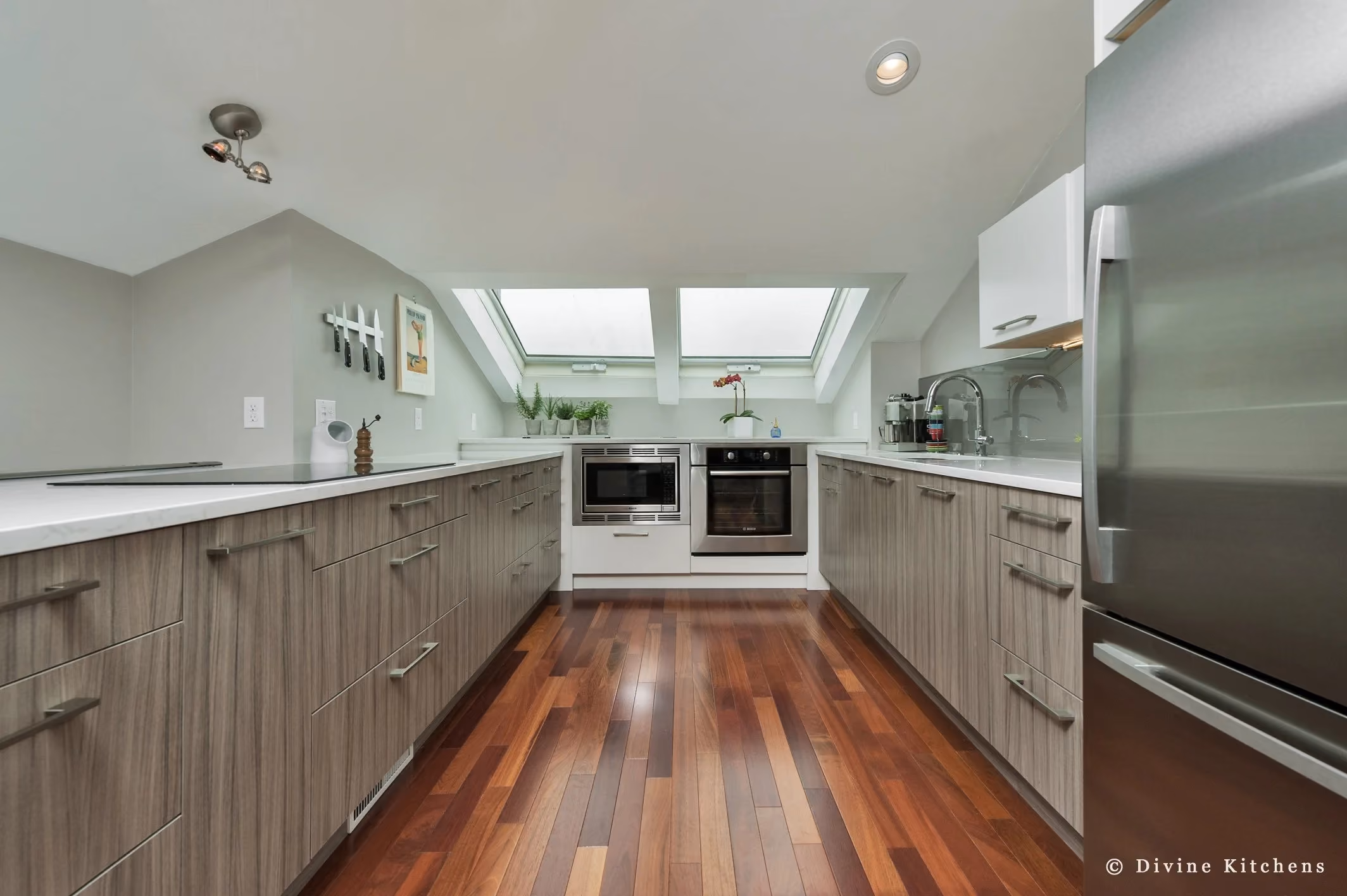 Compact Modern Kitchen, by Divine Design Center (view 3)