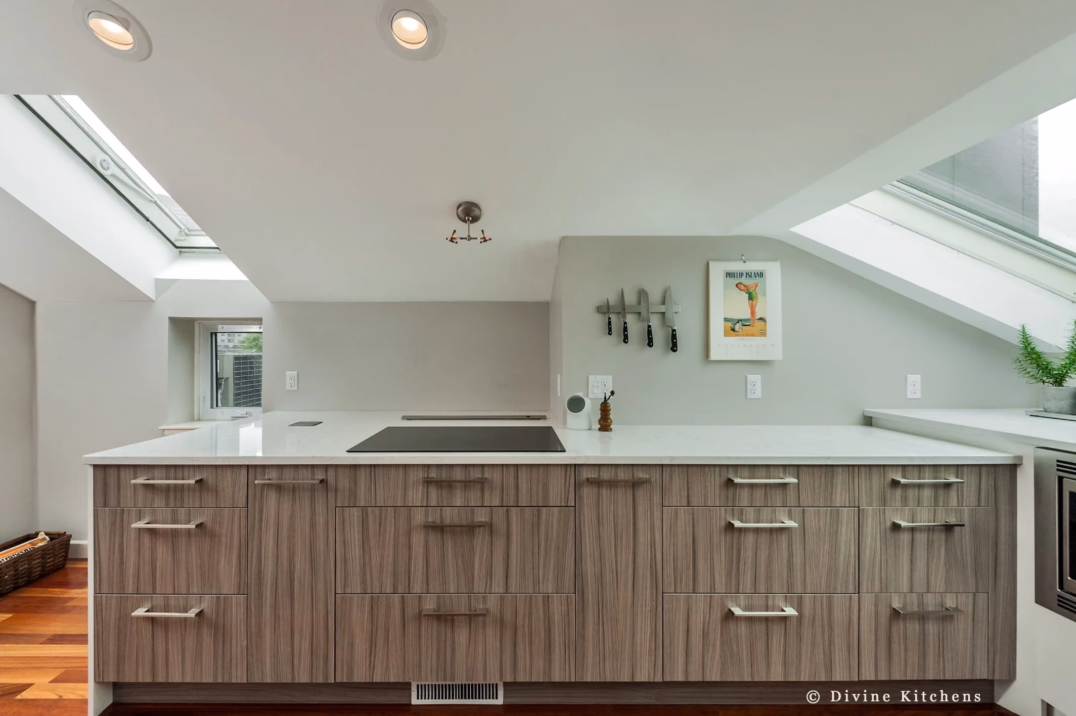 Compact Modern Kitchen, by Divine Design Center (view 8)