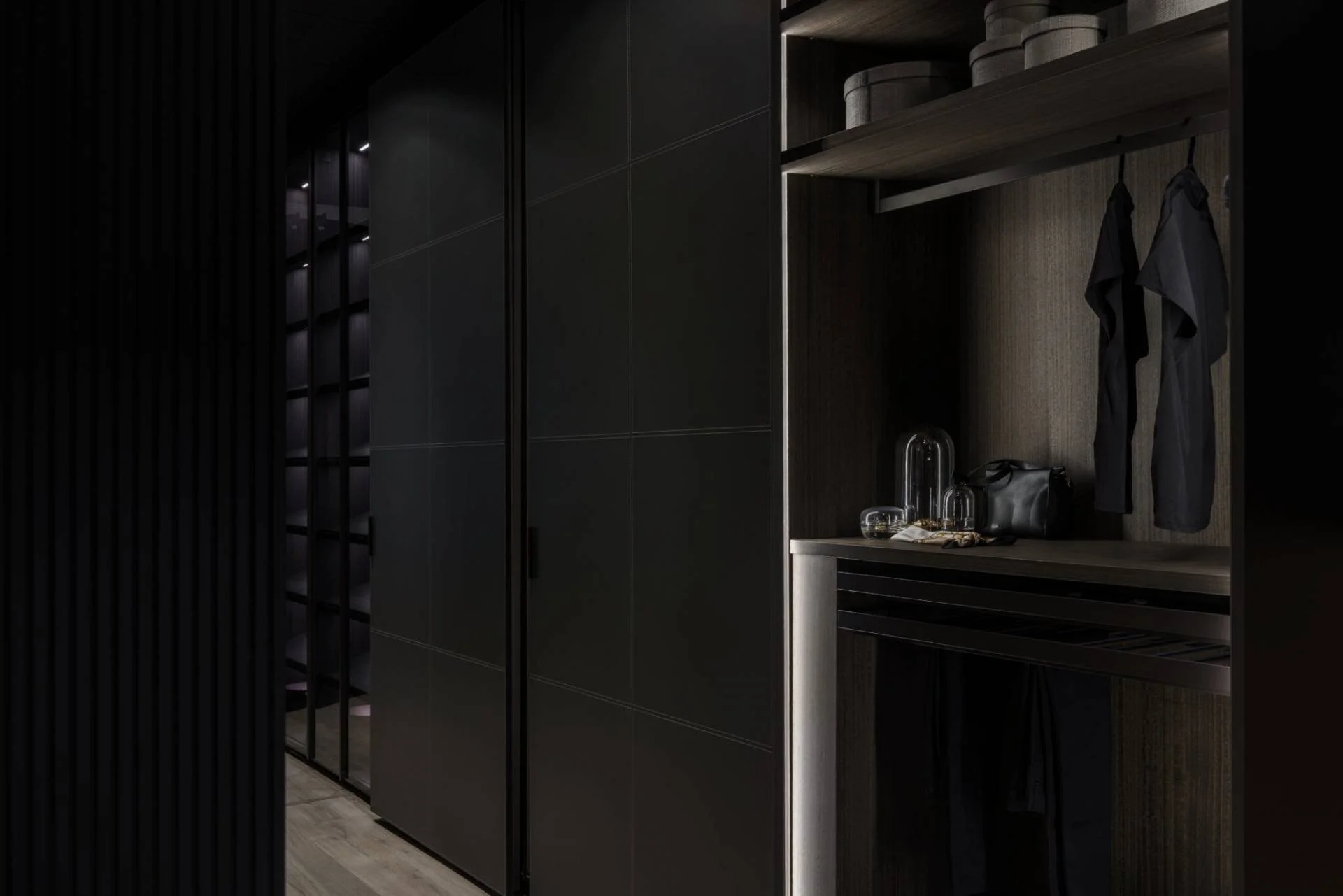 13 Benefits of Choosing a Divine Full Custom Wardrobe