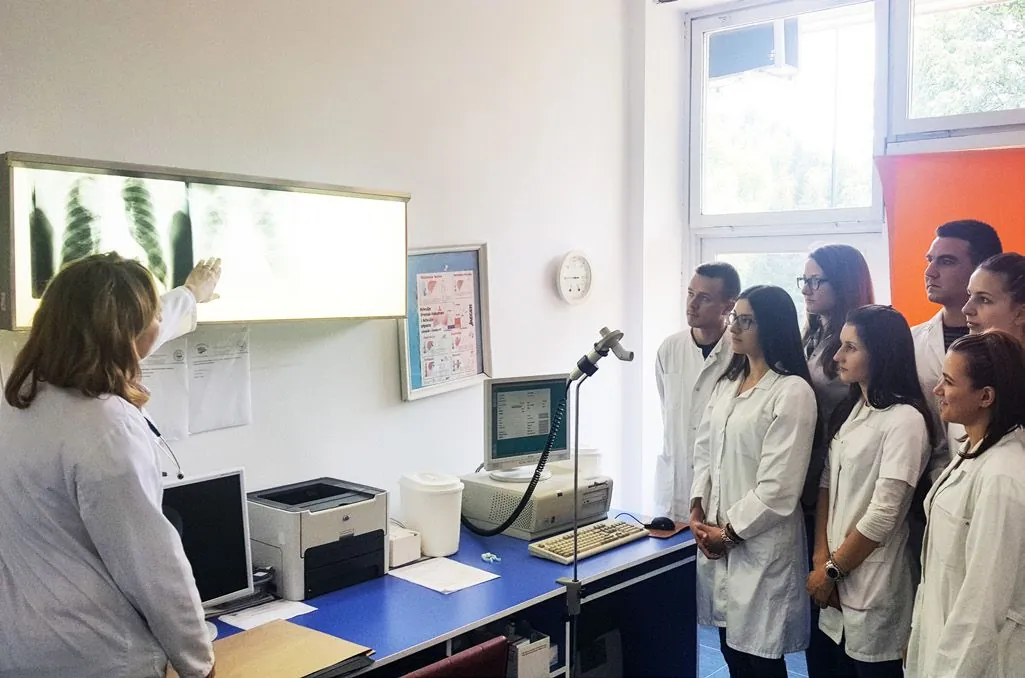 A lecturer showing laboratory equipment to students at the Faculty of Medicine in Foča