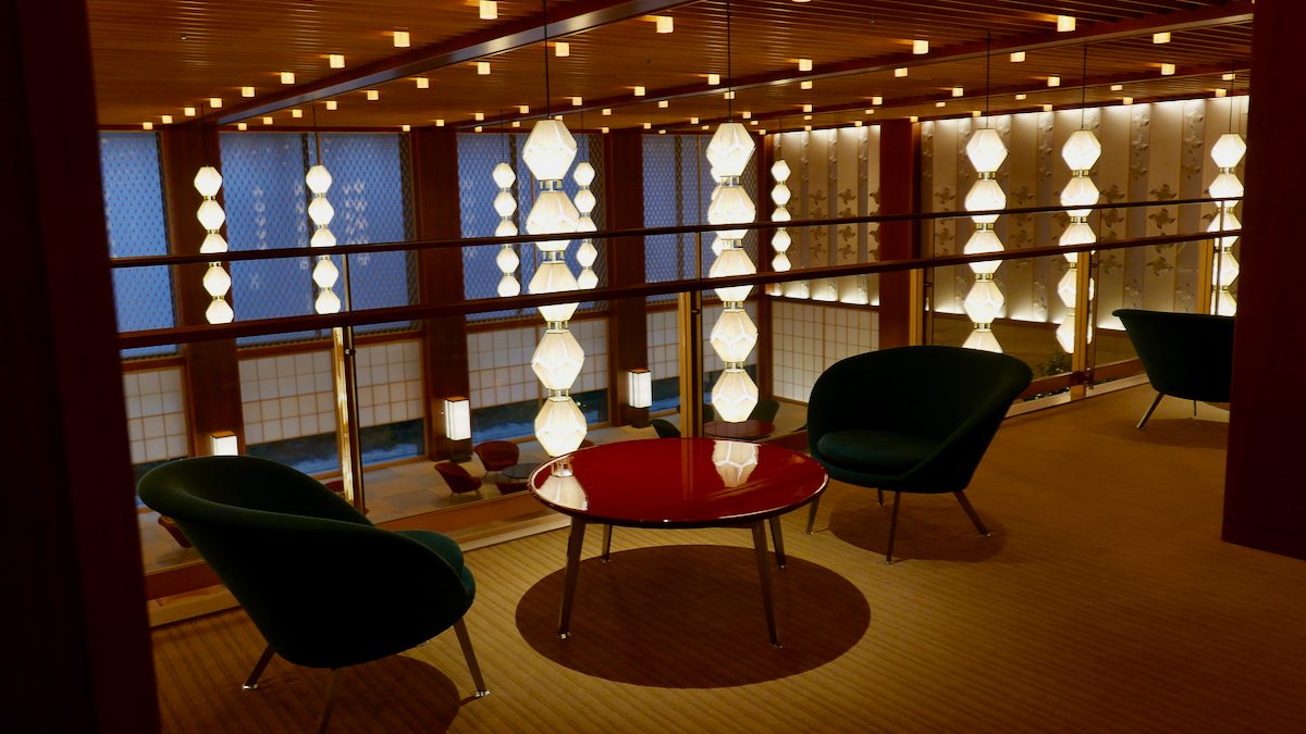 Unoccupied seating and architectural details overlooking the Okura’s reconstructed Prestige Tower lobby, photographed in 2019.