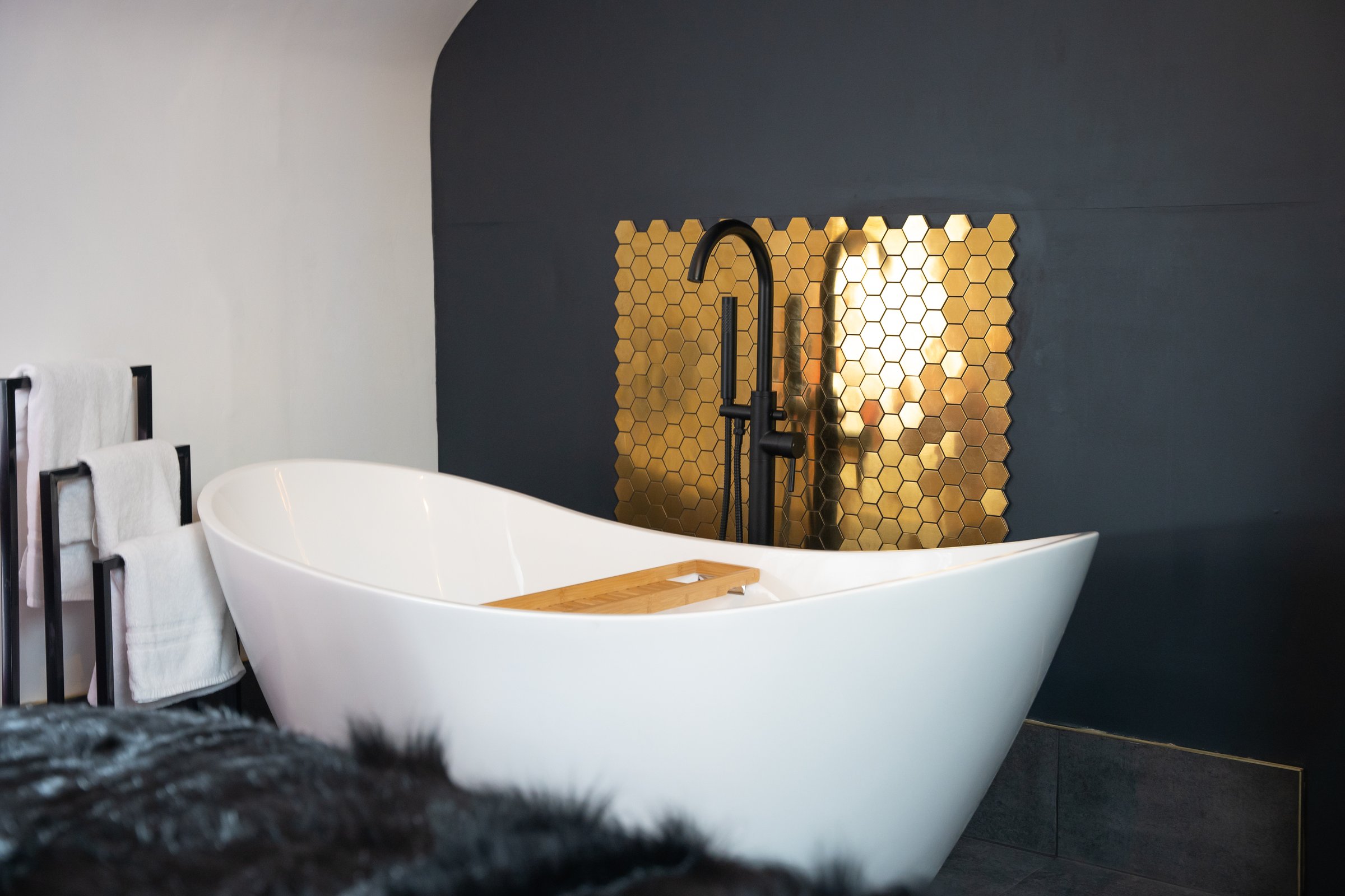Guest bedroom with private en suite bathroom at The Briers