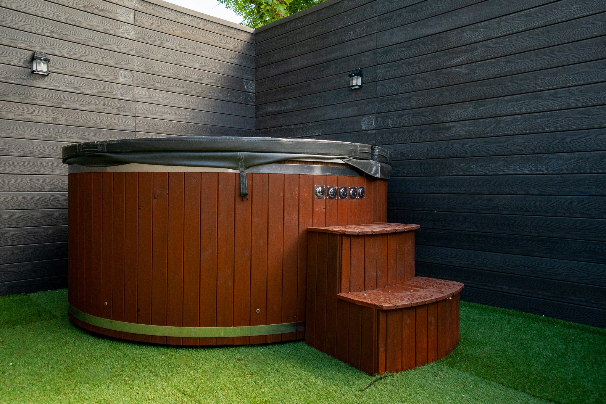 The barrel sauna at The Briers